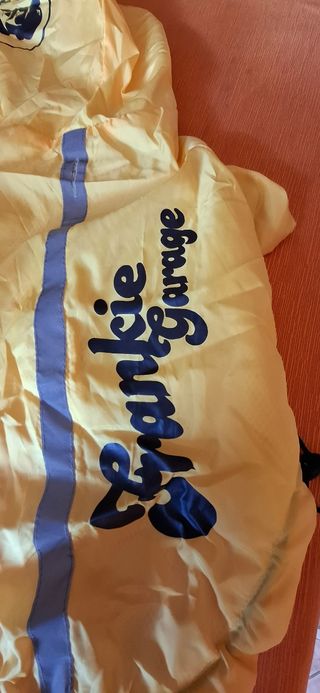 Impermeabile cane giallo con cappuccio