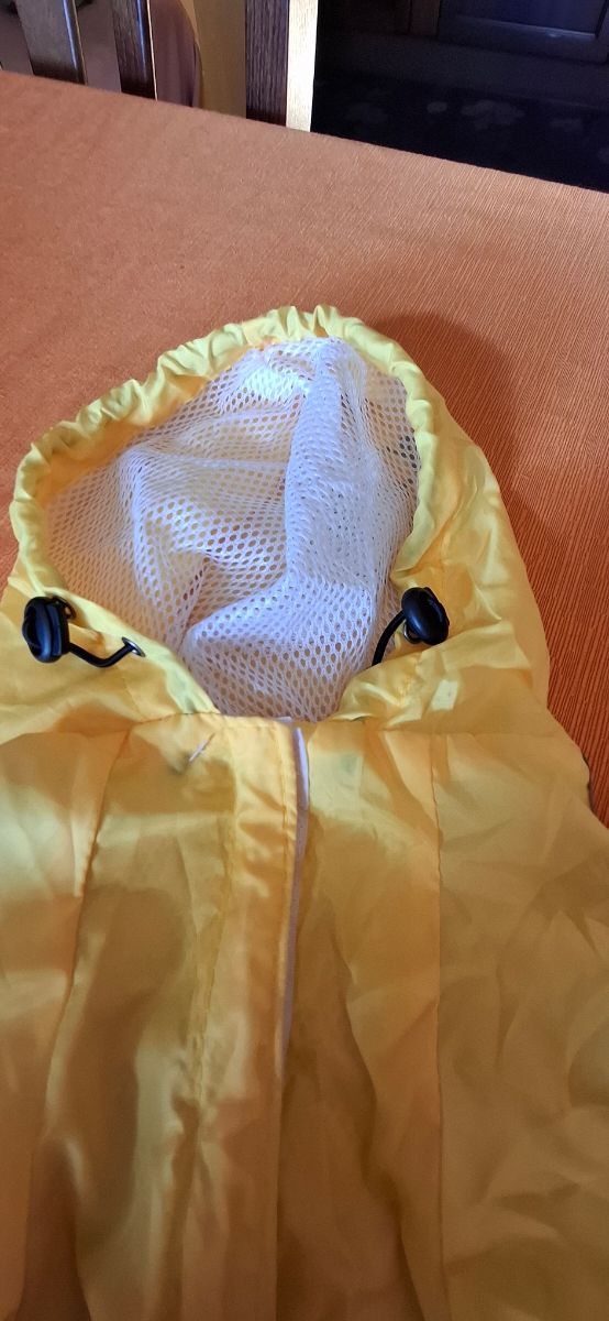 Impermeabile cane giallo con cappuccio