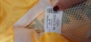 Impermeabile cane giallo con cappuccio