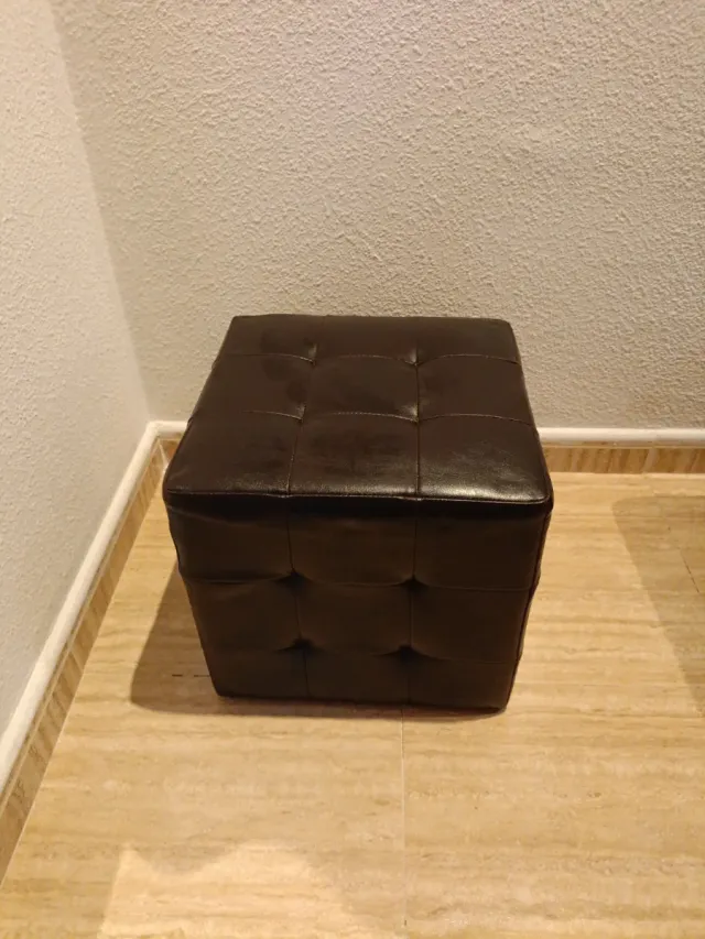 Puff otomana piel sintética negra medida 35x35