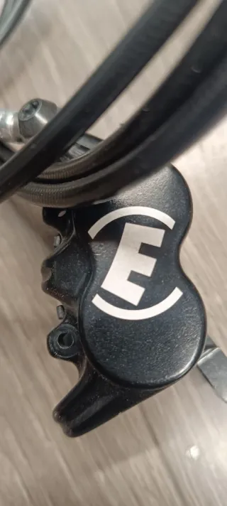 Frenos Magura MT5e Del y Tras.Pvp 300€ y ahora 200