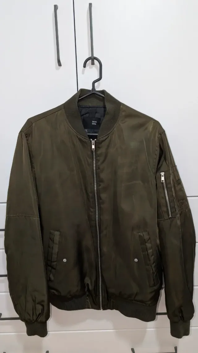 Chaqueta Bomber Bershka Verde Oliva