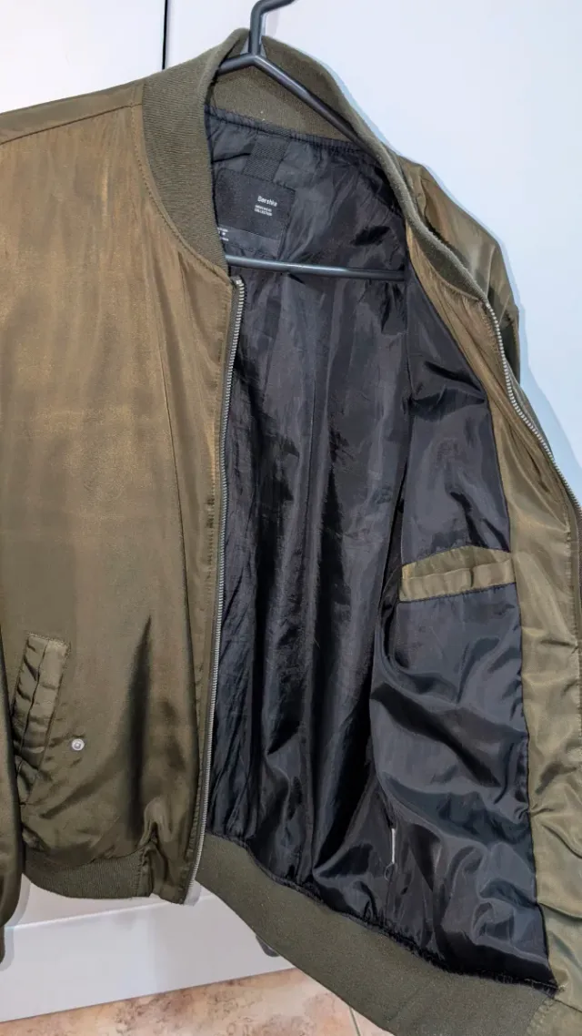 Chaqueta Bomber Bershka Verde Oliva