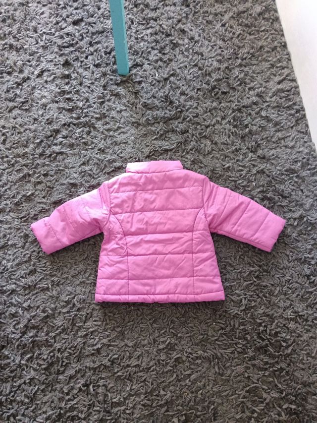 Chaqueta bebé rosa acolchada