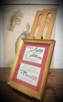 Antiguo expositor atril o soporte para cuadro