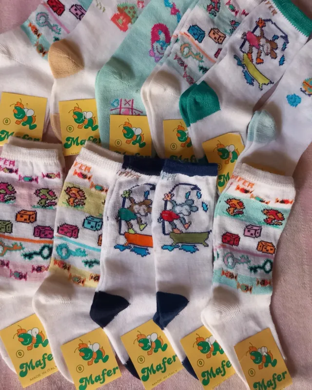 11 paia Calzini bimbo assortiti totale 3.5euro
