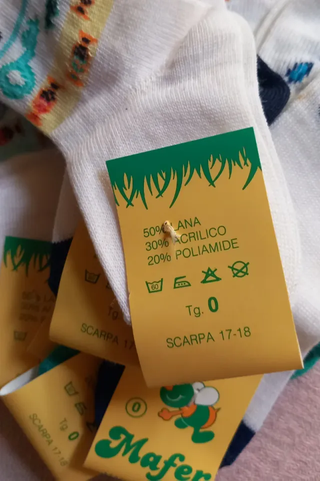 11 paia Calzini bimbo assortiti totale 3.5euro