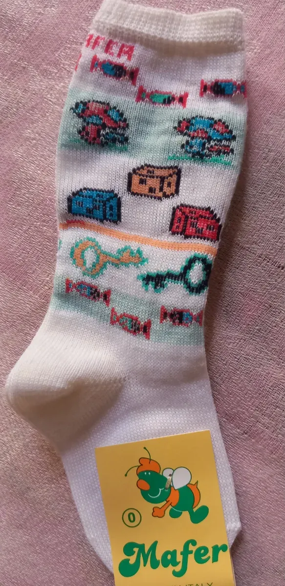 11 paia Calzini bimbo assortiti totale 3.5euro