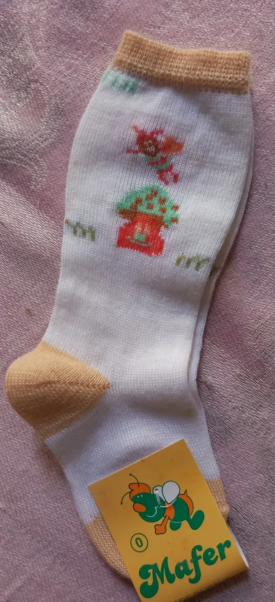 11 paia Calzini bimbo assortiti totale 3.5euro