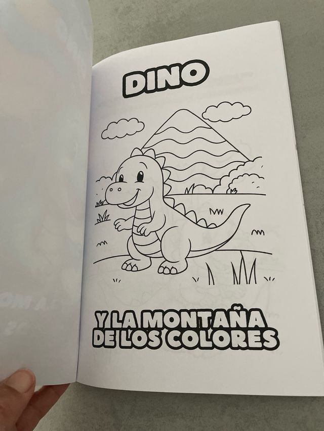 Dino y la Montaña de los Colores (Spanish Edition)