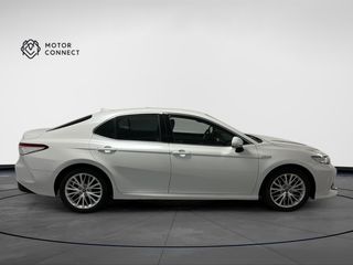 Toyota Camry 2.5 220H Luxury