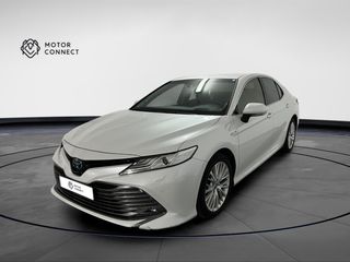 Toyota Camry 2.5 220H Luxury