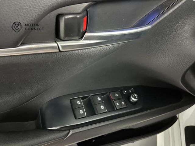 Toyota Camry 2.5 220H Luxury