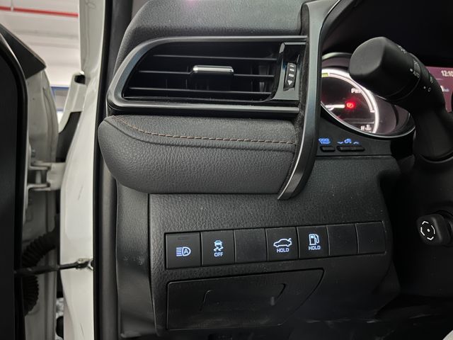 Toyota Camry 2.5 220H Luxury