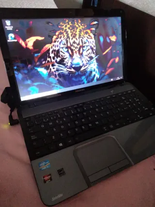 Portátil Toshiba Satellite i7