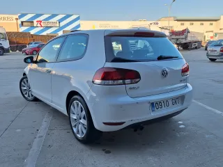 Volkswagen Golf Sport 2.0 TDI 140 CV