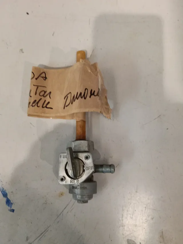 Grifo Gasolina Honda Dominator