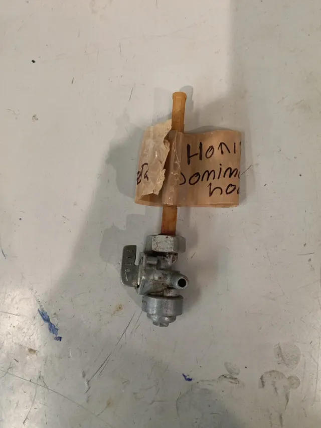 Grifo Gasolina Honda Dominator