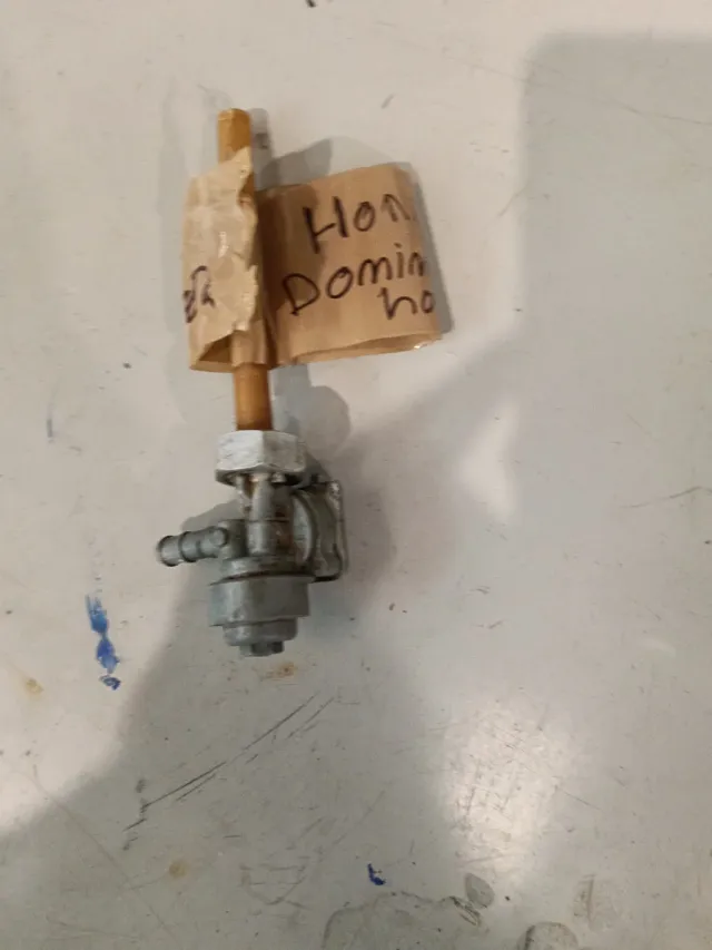 Grifo Gasolina Honda Dominator