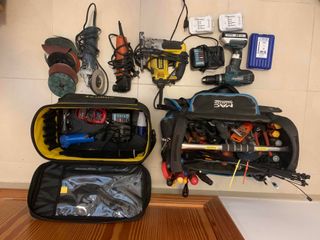 Herramientas varias y maletines