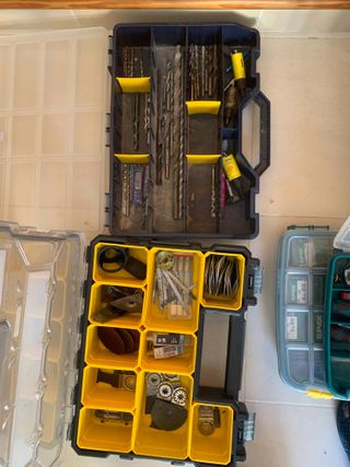 Herramientas varias y maletines