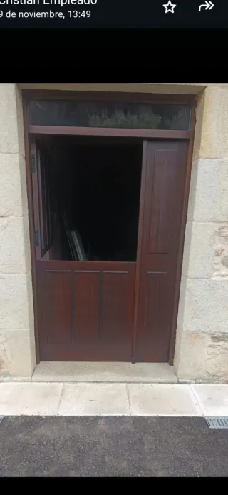 Fabricación de puertas de  postigo de madera