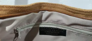 Bolso de ante marrón con estrella plateada