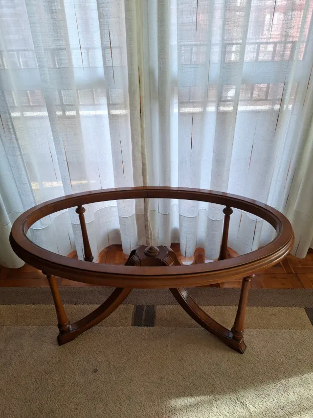 Mesa de centro ovalada de madera