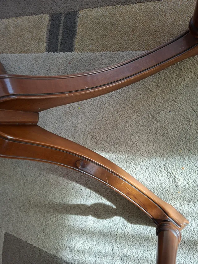 Mesa de centro ovalada de madera