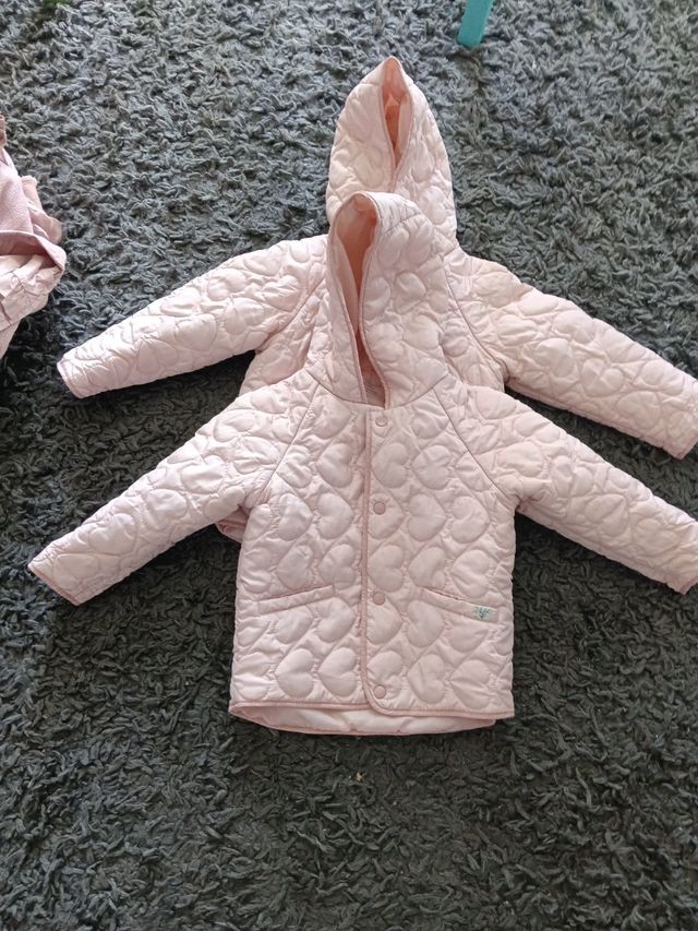 Chaqueta rosa acolchada con corazones 18/24 meses