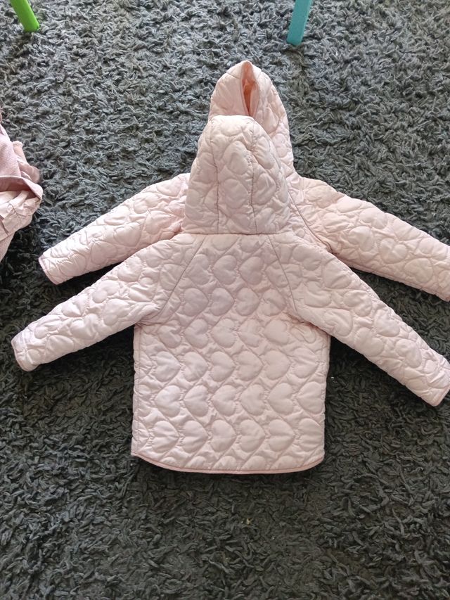 Chaqueta rosa acolchada con corazones 18/24 meses