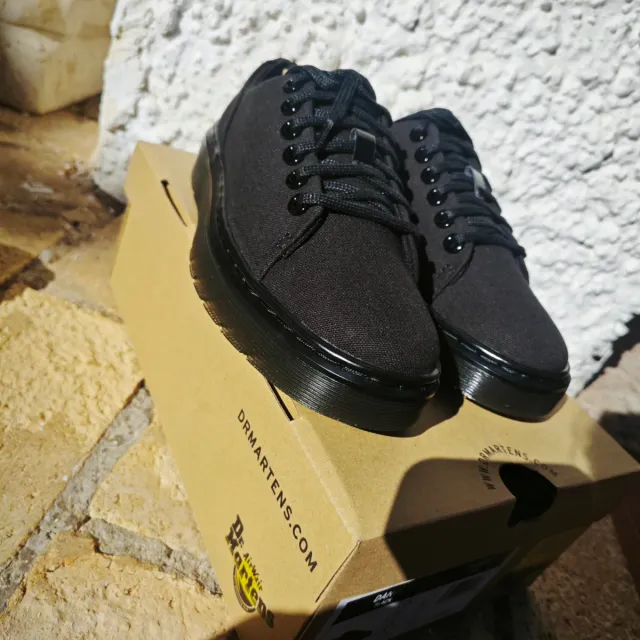 Dr. Martens Negras Caja Original P.V.P140€