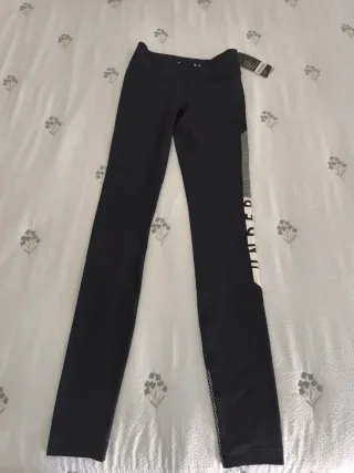 Mallas Under Armour mujer negras