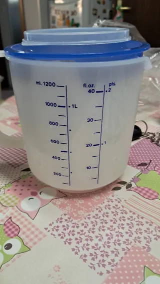 Caraffa graduata per dolci in plastica