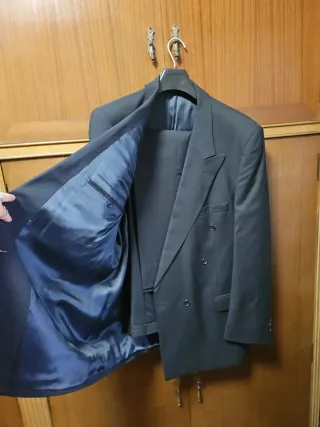 Traje de chaqueta azul marino,
