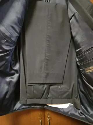 Traje de chaqueta azul marino,