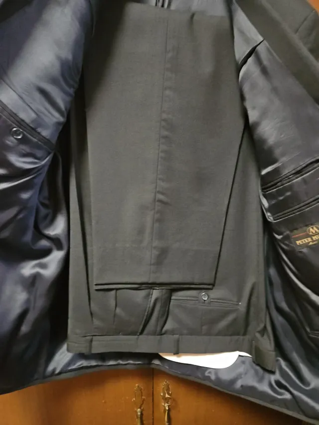 Traje de chaqueta azul marino,