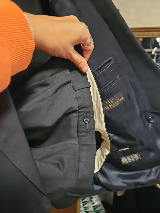 Traje de chaqueta azul marino,