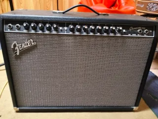 Amplificador Fender Champion 100W