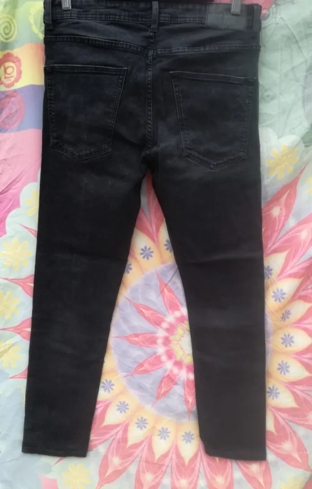 3 VAQUEROS HOMBRE :2 AZULES Y 1 NEGRO:1X2,5 €