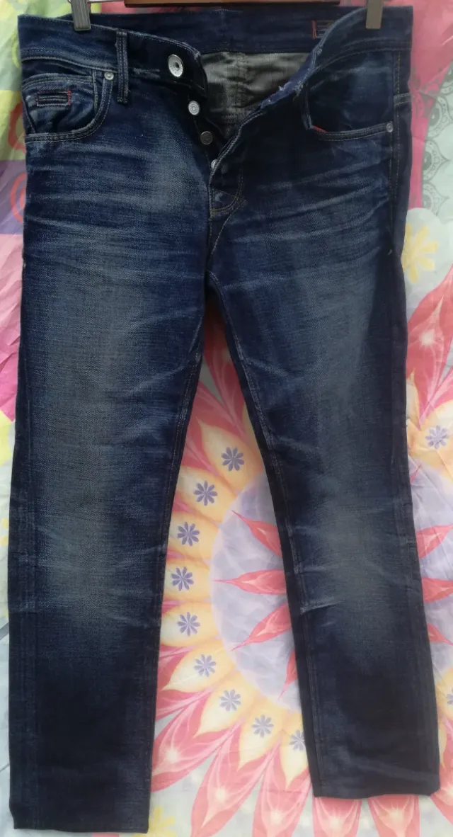 3 VAQUEROS HOMBRE :2 AZULES Y 1 NEGRO:1X2,5 €