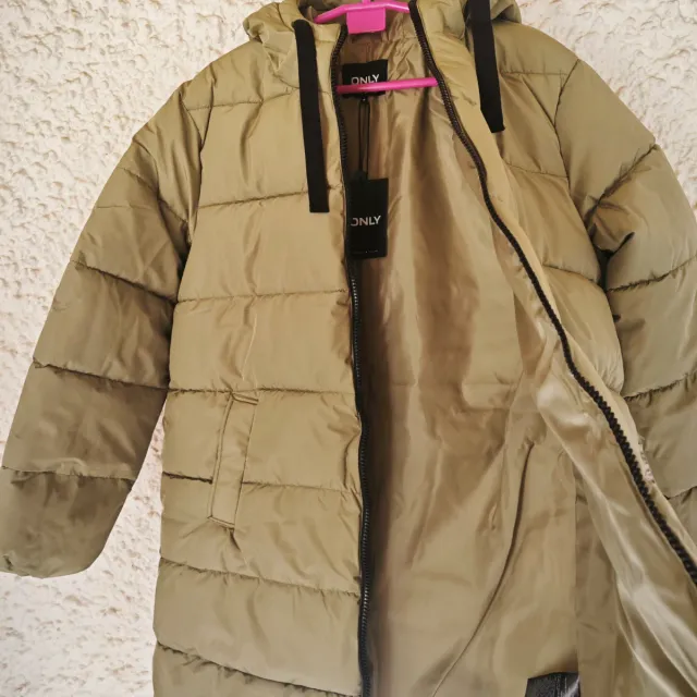 Chaqueta Only verde talla L P.V.P89'99€