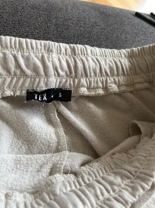 Pantalón deportivo beige talla S muy cómodo