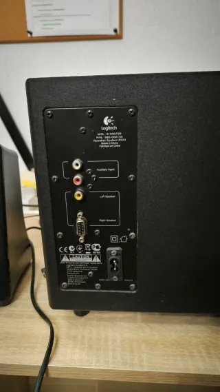 Parlante Logitech con Subwoofer