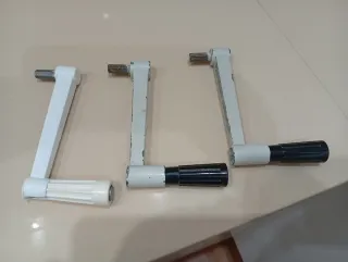Manivelas para persiana.Sueltas a 3€ la unidad.