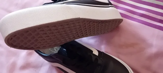 Tenis Vans Negros y Blancos