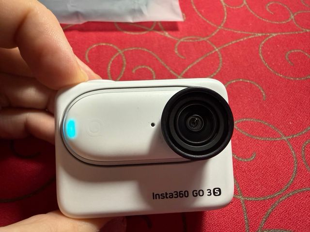Insta360 GO 3S 128GB + Paquete Familiar