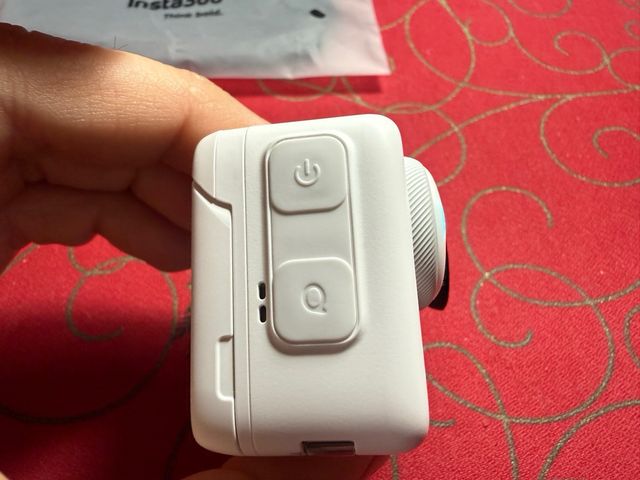 Insta360 GO 3S 128GB + Paquete Familiar