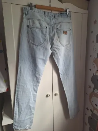 Pantalón vaquero Pull&Bear desgastado hombre