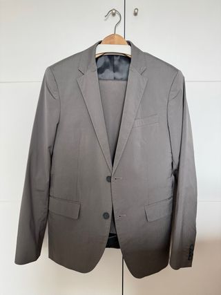 Traje Calvin Klein Gris
